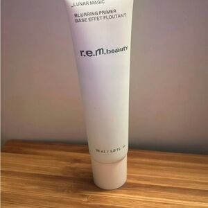 r.e.m. beauty Blurring Primer